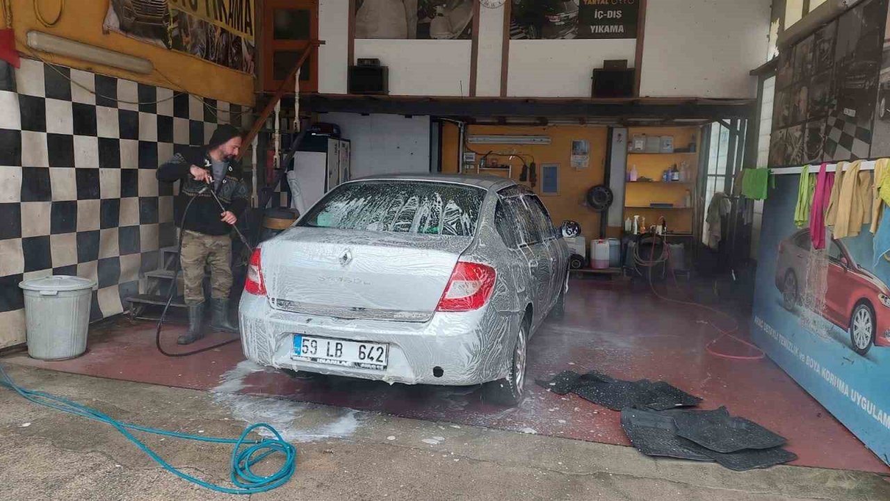 Çamur yağışına en çok onlar sevindi