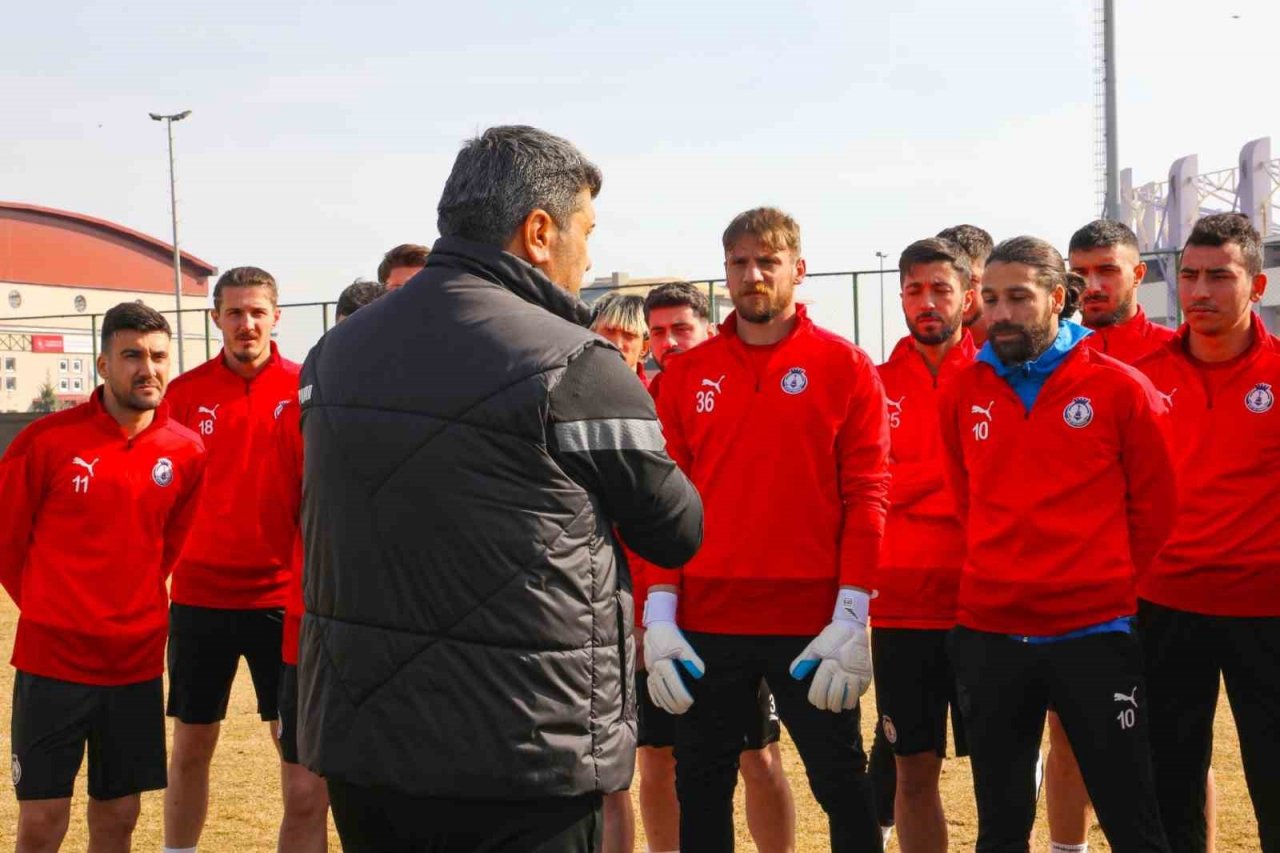 Afyonspor lige verilen arayı antrenmanlar ile değerlendiriyor