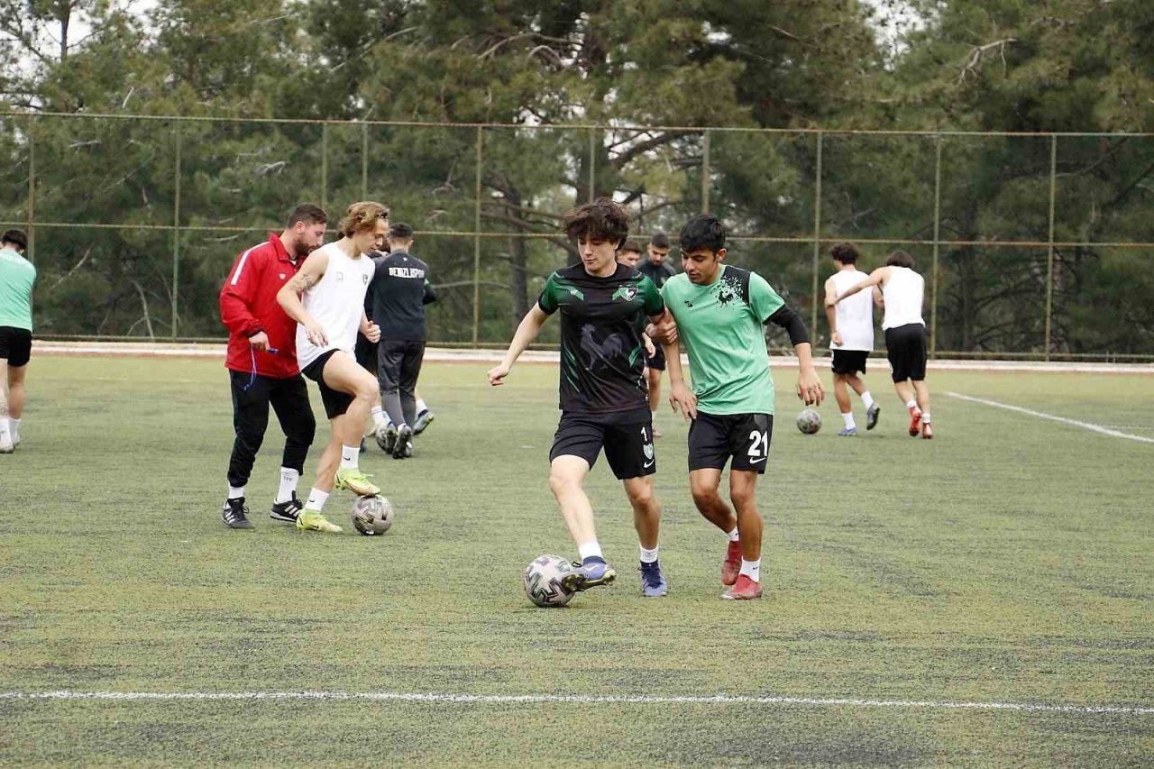 Genç horozlar, Rize’yi konuk edecek