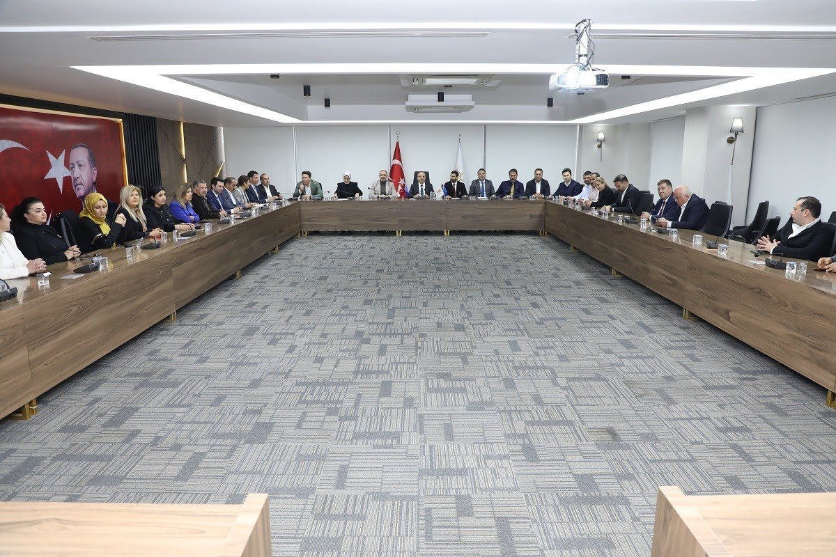 AK Parti İzmir “Evim yuvan olsun” dedi