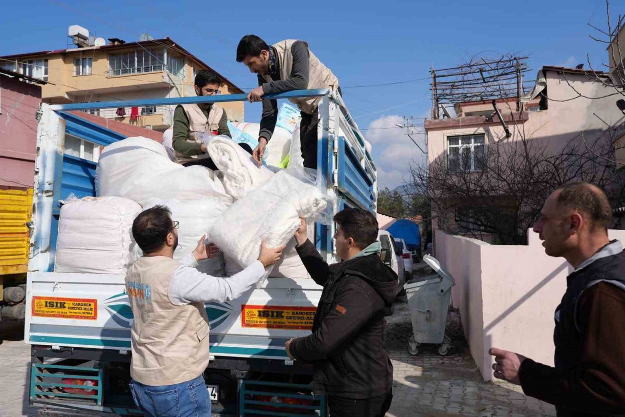 Sadece İnsan Derneği’nden deprem bölgelerine destek