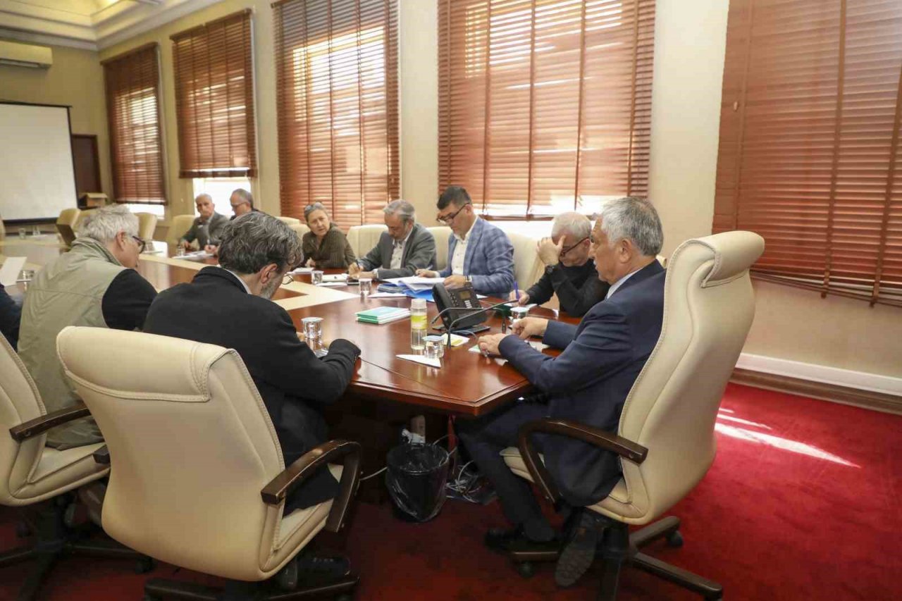 Başkan Karalar, "Deprem Dirençli Adana" için bilim insanlarıyla çalışma başlattı