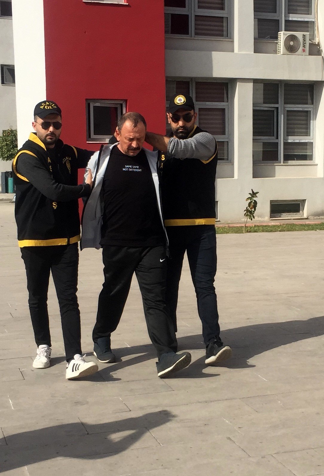 Kızını ve nişanlısını öldüren baba tutuklandı