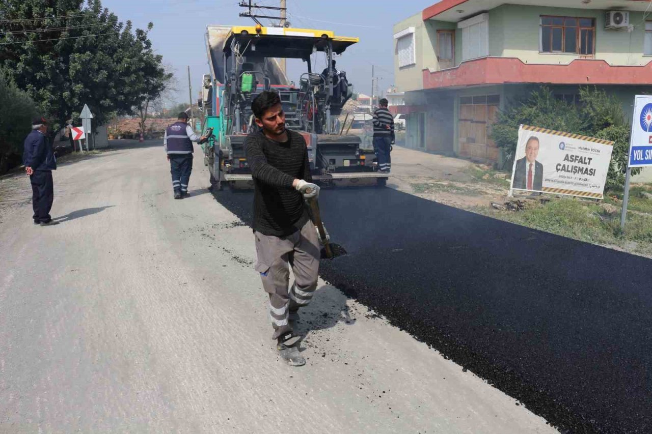 Serik’te sıcak asfalt çalışması
