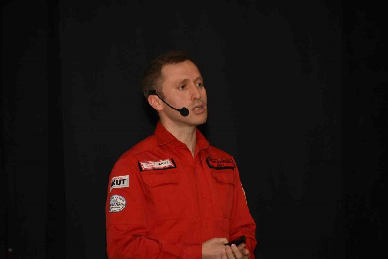 Bozüyük’te deprem bilinçlendirme semineri yapıldı