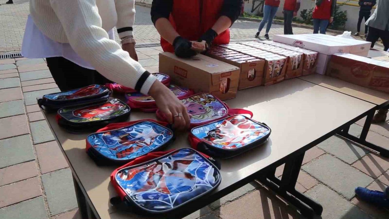 Başkan Atay, depremzedeler ile görüştü