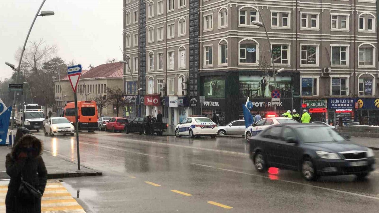 Erzurum’da kar yağışı