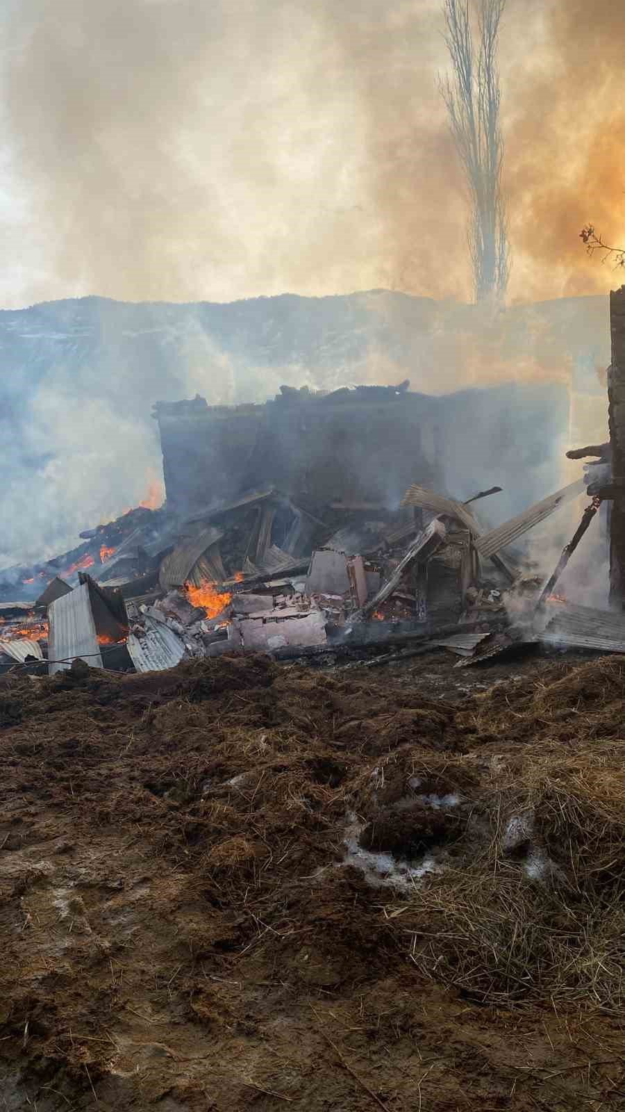 Oltu’da korkutan yangın