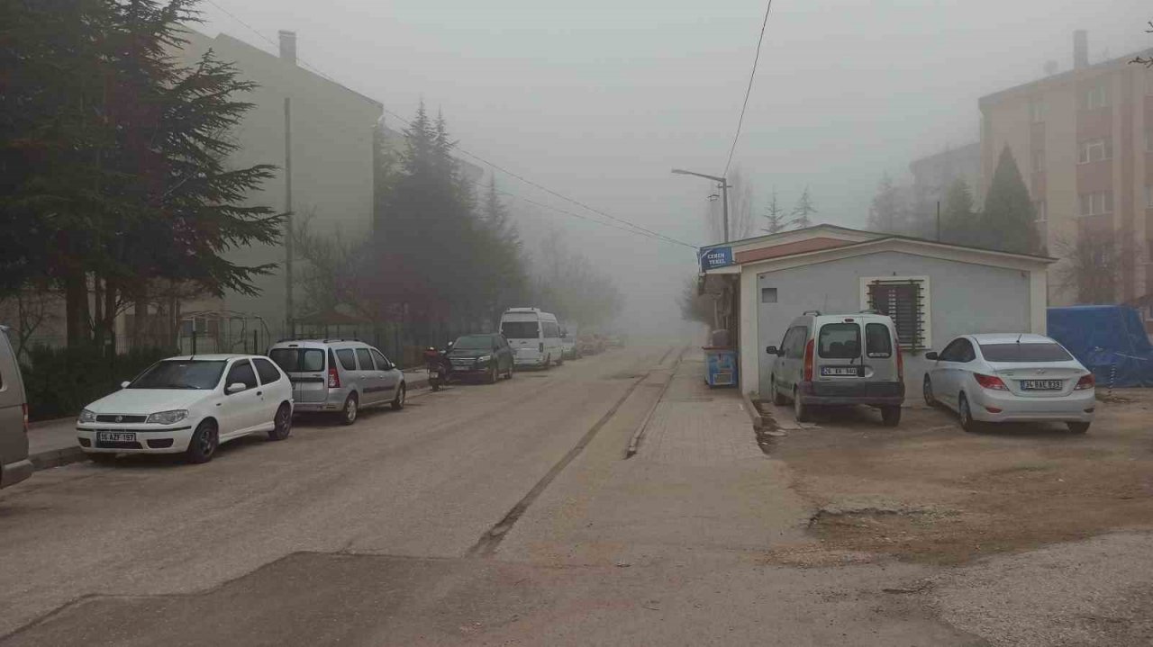 Eskişehir’in yüksek kesimlerinde sis etkili oldu
