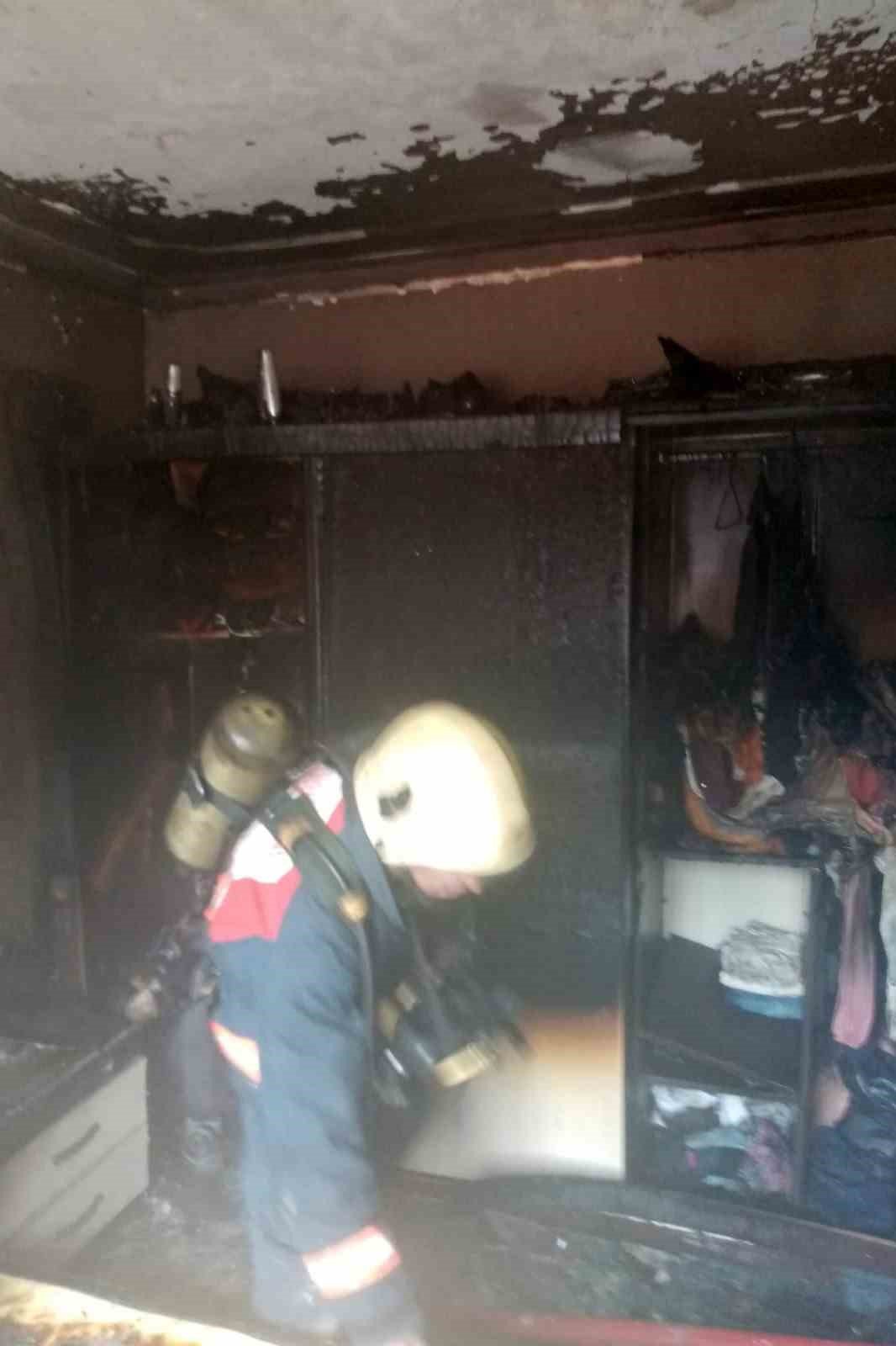 Aynı anda şarj edilen 3 cep telefonu yangına sebep oldu