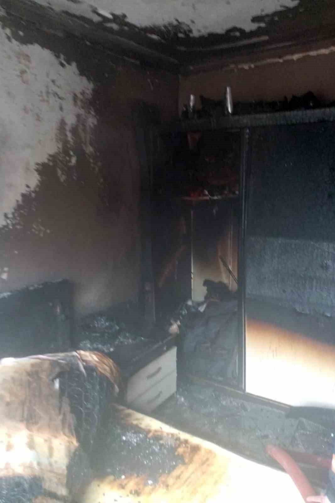 Aynı anda şarj edilen 3 cep telefonu yangına sebep oldu