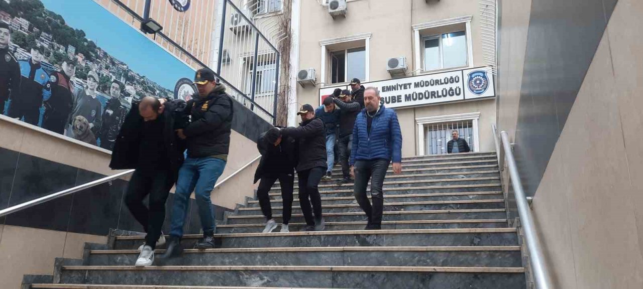 İstanbul’da 2 milyon lira vurgun yapan dolandırıcılık çetesi çökertildi
