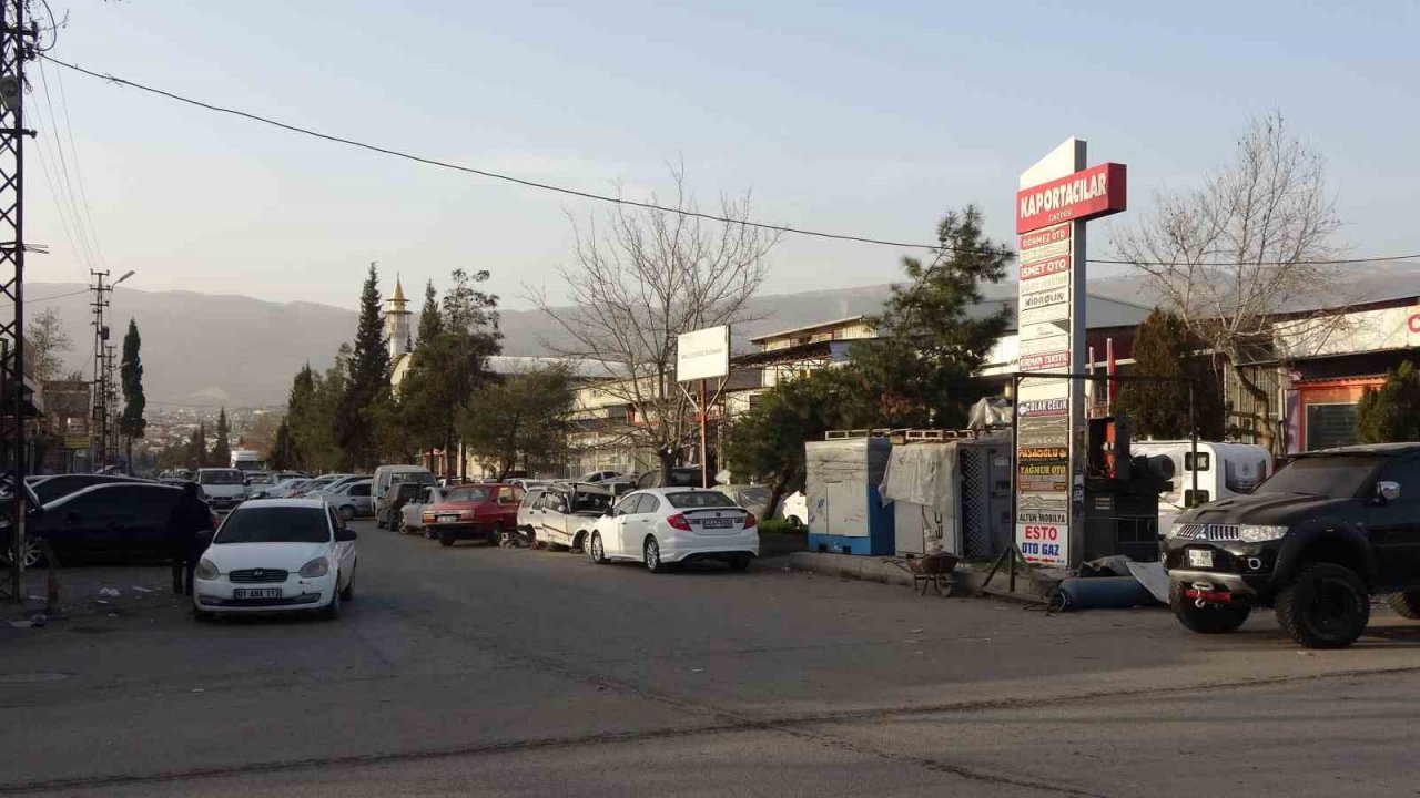 Depremde hurdaya dönen otomobiller sanayide ekonomiye kazandırılacak