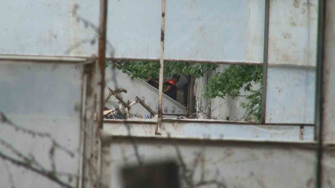 Babasını öldürüp annesini rehin almıştı, hakkında istenen ceza belli oldu