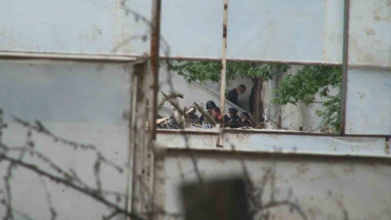 Babasını öldürüp annesini rehin almıştı, hakkında istenen ceza belli oldu