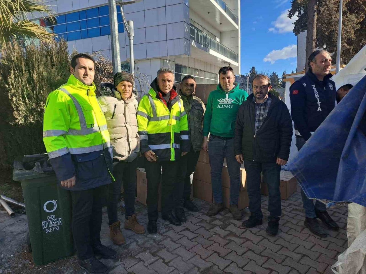 Ünye’de teknik lisenin atölyeleri depremzedeler için çalışıyor