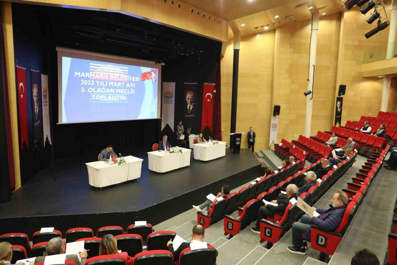 Marmaris Belediye Başkanı Oktay: "Kimse siyaset peşinde koşmasın"