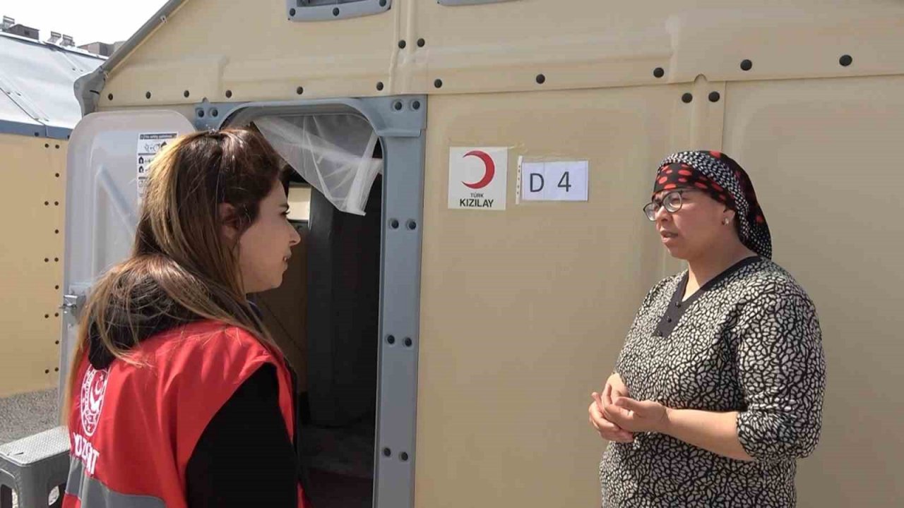 Depremzedeler için gönderilen İsveç yapımı çadırlar evleri aratmıyor