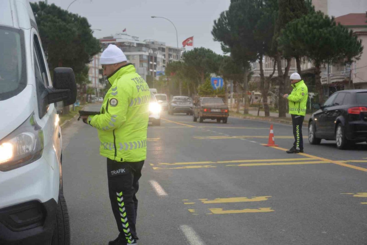 Emniyetten şehrin giriş ve çıkışlarında şok denetim