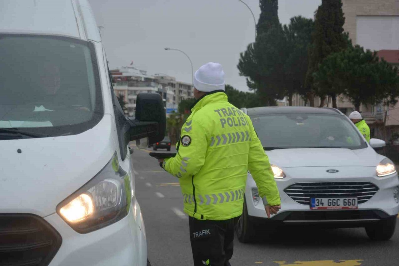 Emniyetten şehrin giriş ve çıkışlarında şok denetim
