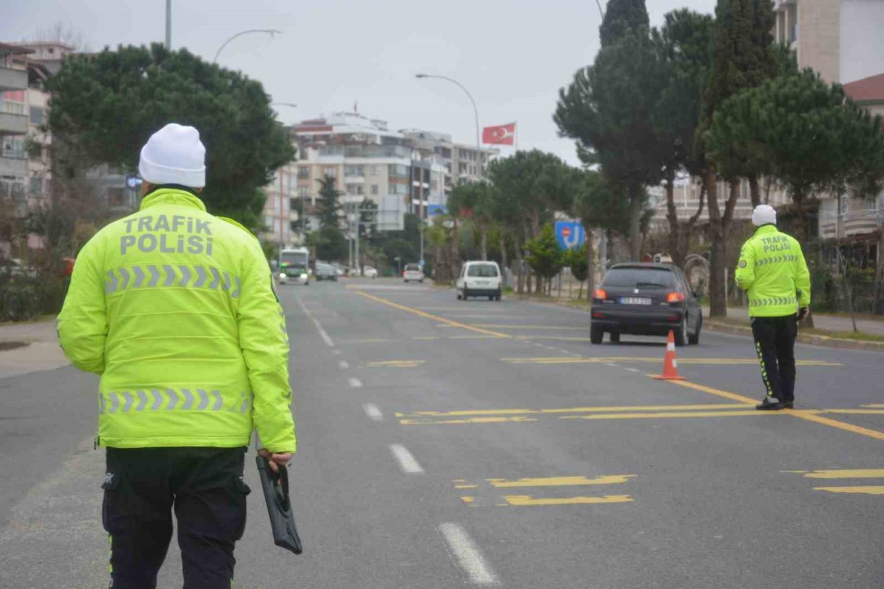 Emniyetten şehrin giriş ve çıkışlarında şok denetim
