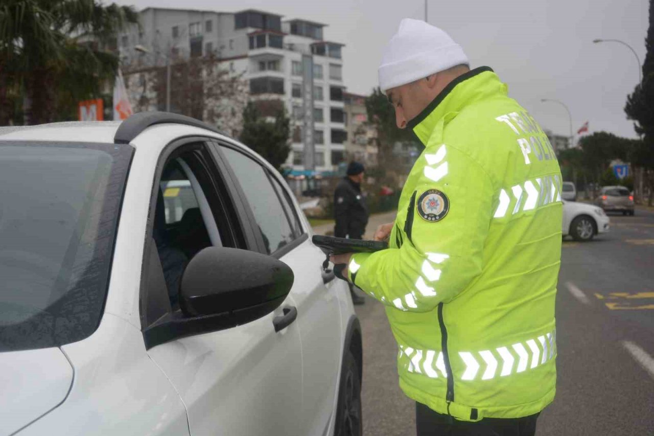 Emniyetten şehrin giriş ve çıkışlarında şok denetim