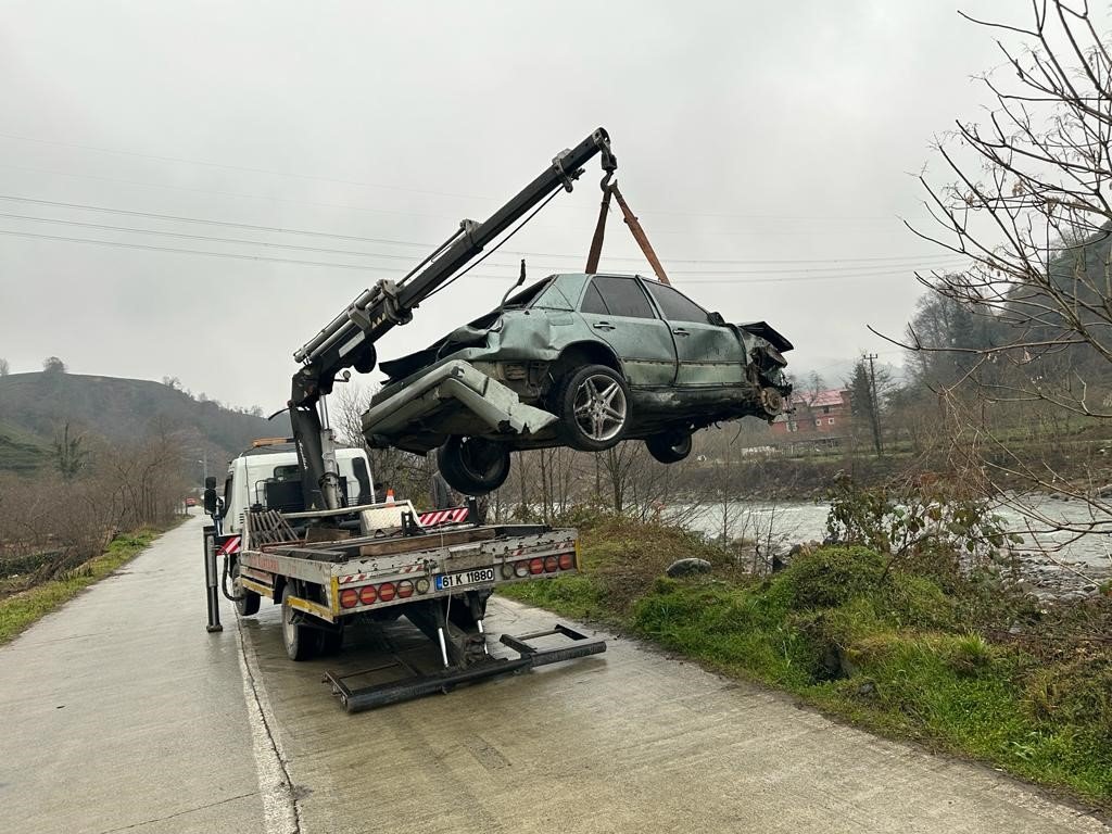 Amca oğulları kazada hayatını kaybetti