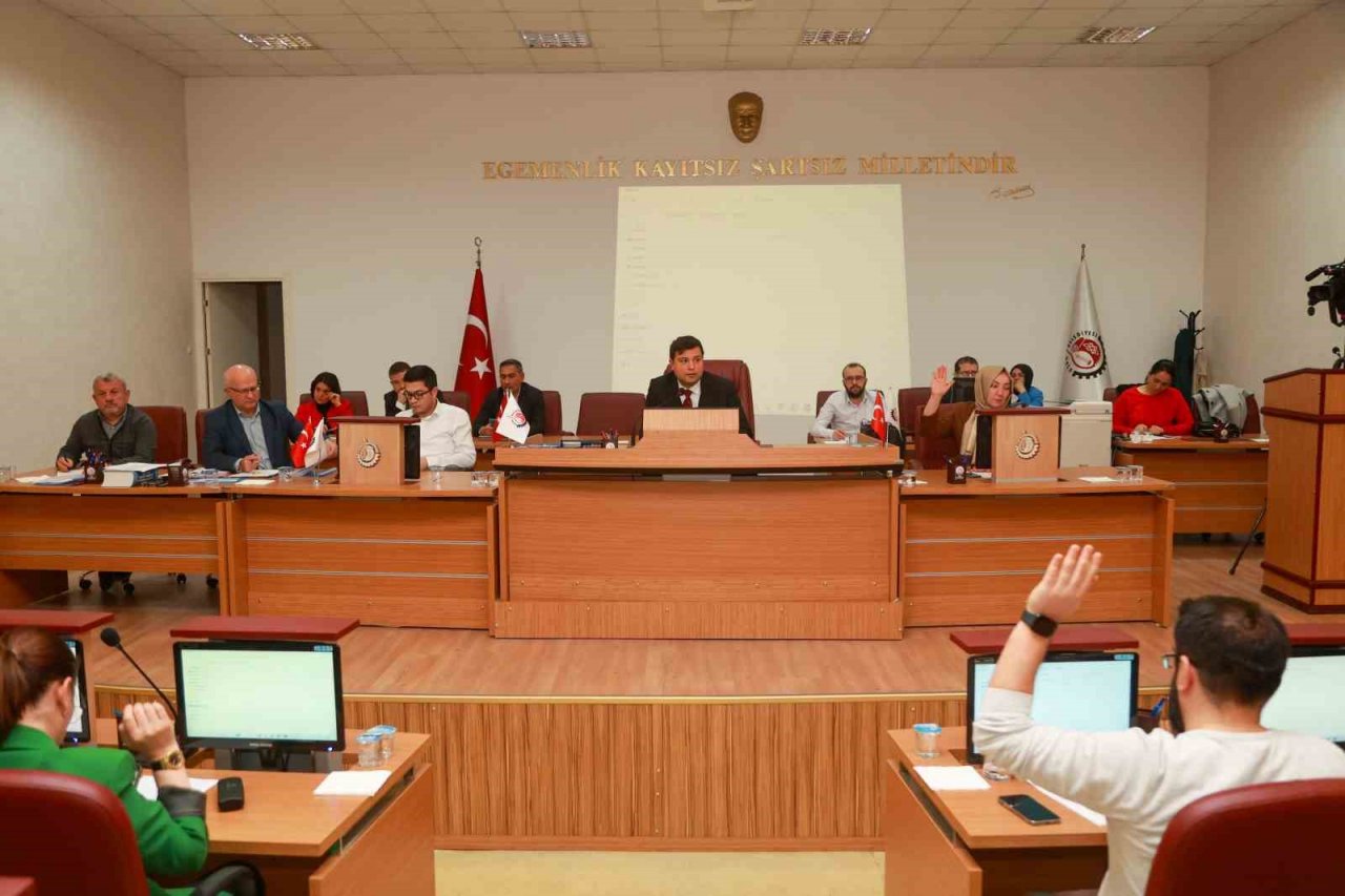 Uşak Belediye Meclisi kuraklık gündemiyle toplandı