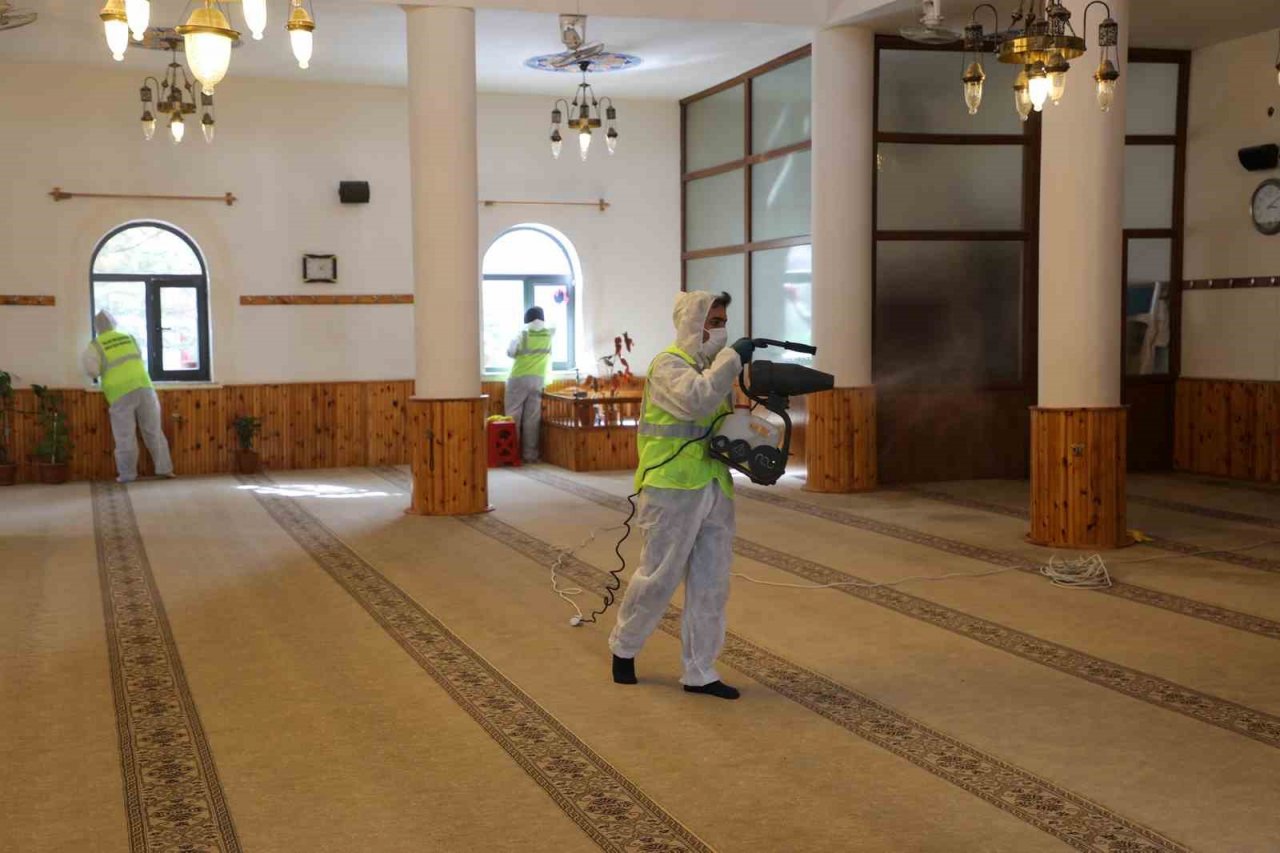 Talas’ın camilerinde özel temizlik