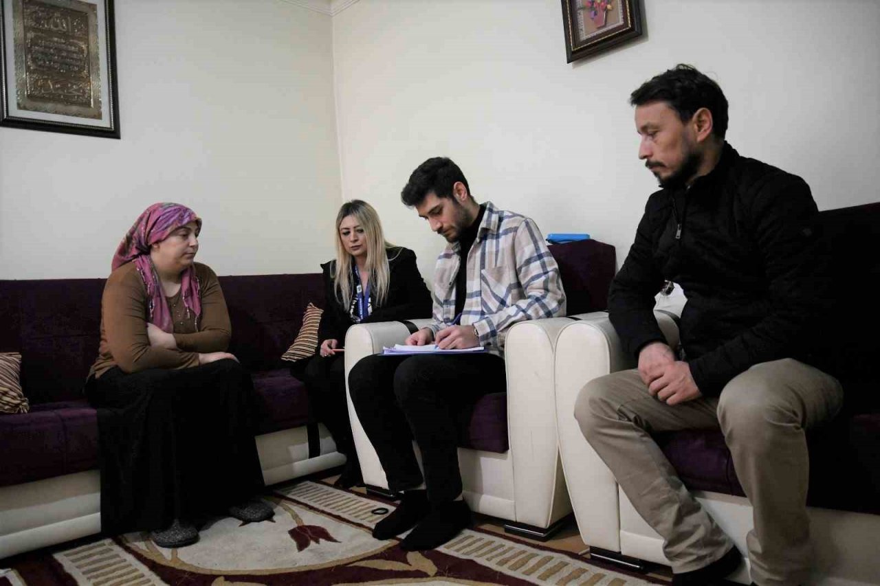 Mamak Belediyesi personeli depremzedelerle gönüllü kardeş oldu