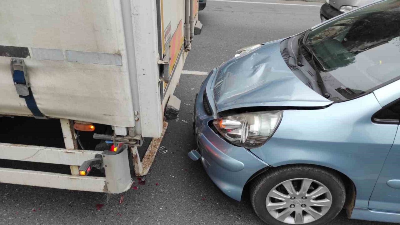 Kamyonetin çarptığı yaşlı adam ağır yaralandı