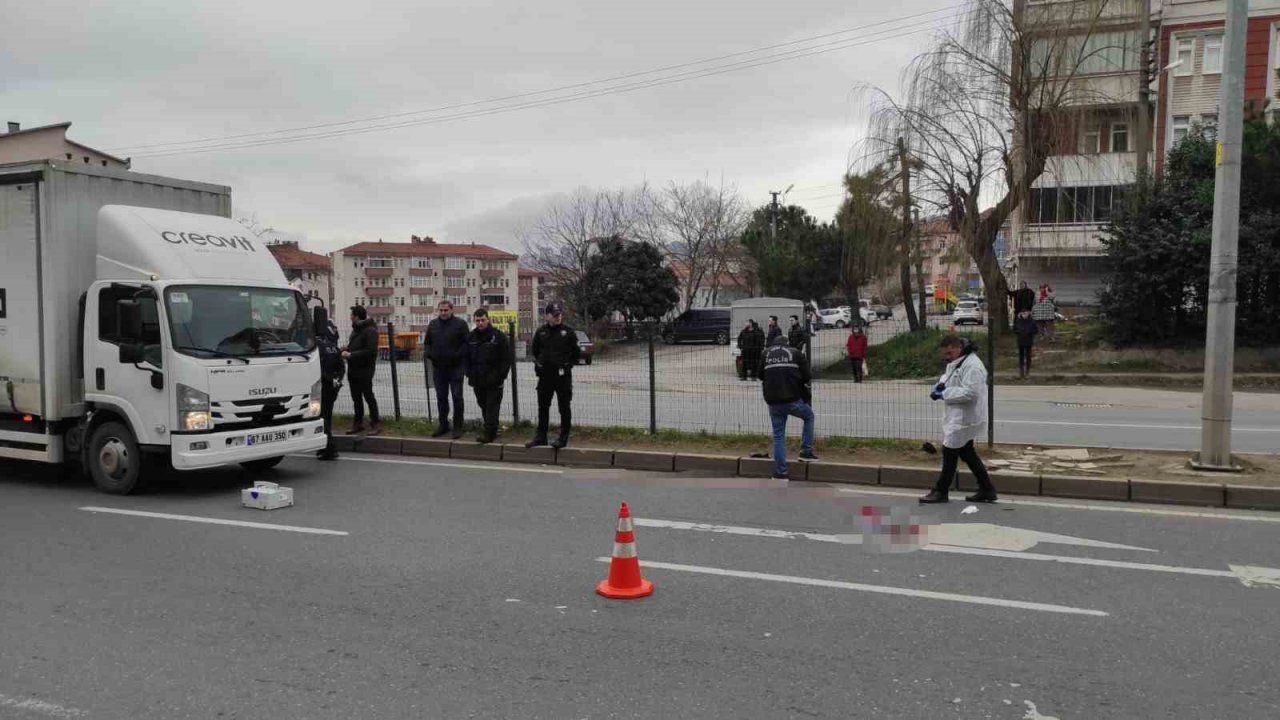 Kamyonetin çarptığı yaşlı adam ağır yaralandı