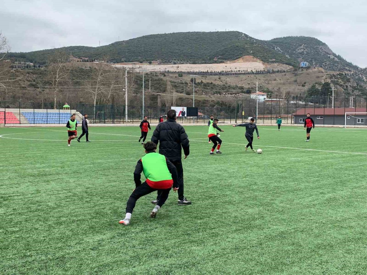 1969 Bilecik Spor Kulübü futbolcularından zorlu Tekirdağ deplasmanı öncesi moraller yerinde