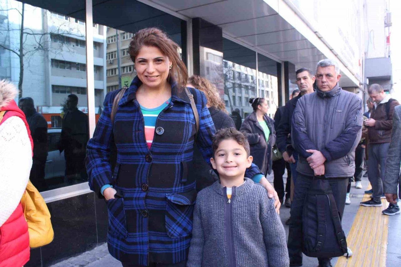 İzmir’de EYT sevinci