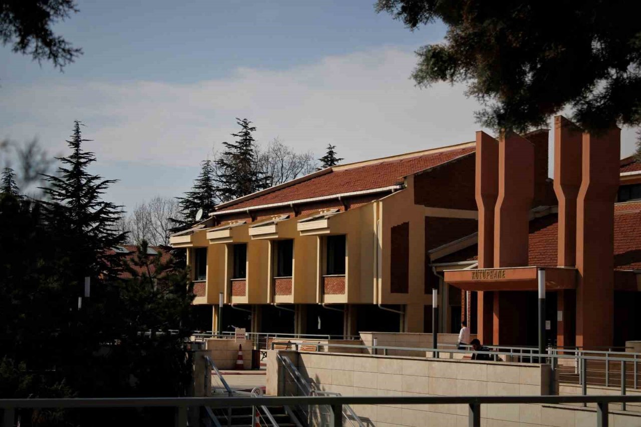 Fakülteler bahar yarıyılını sessiz geçiriyor