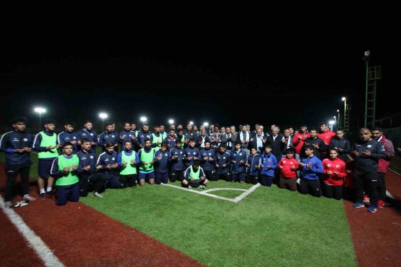 Kaş Belediye Spor futbol takımı sezonu dualarla açtı