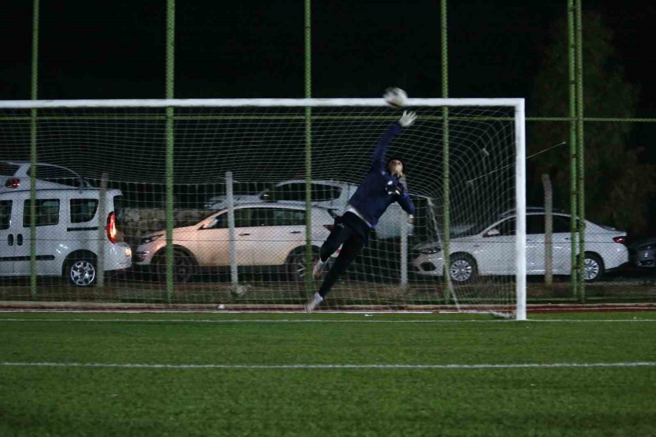 Kaş Belediye Spor futbol takımı sezonu dualarla açtı