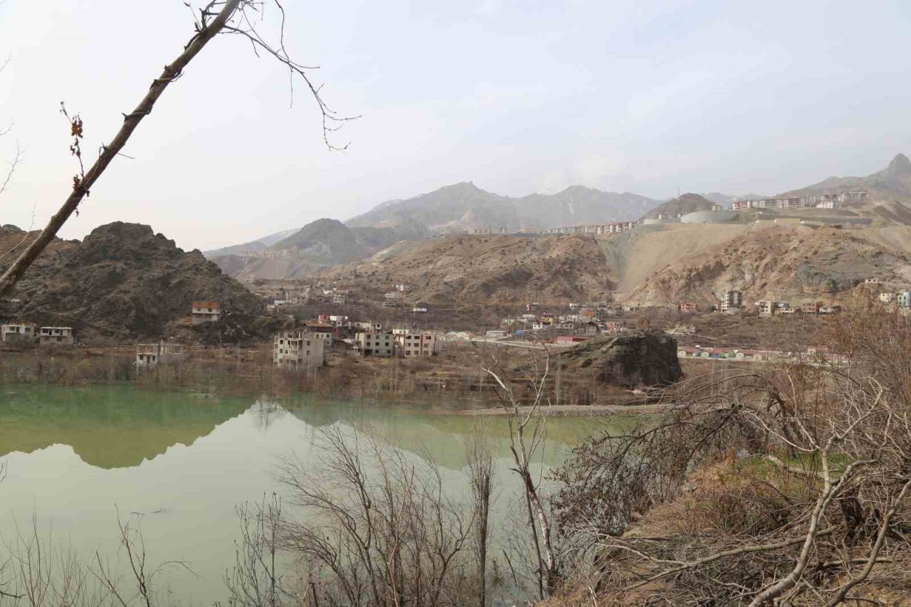 Kuraklık nedeniyle barajlar boşalırken, Yusufeli Barajı doluyor