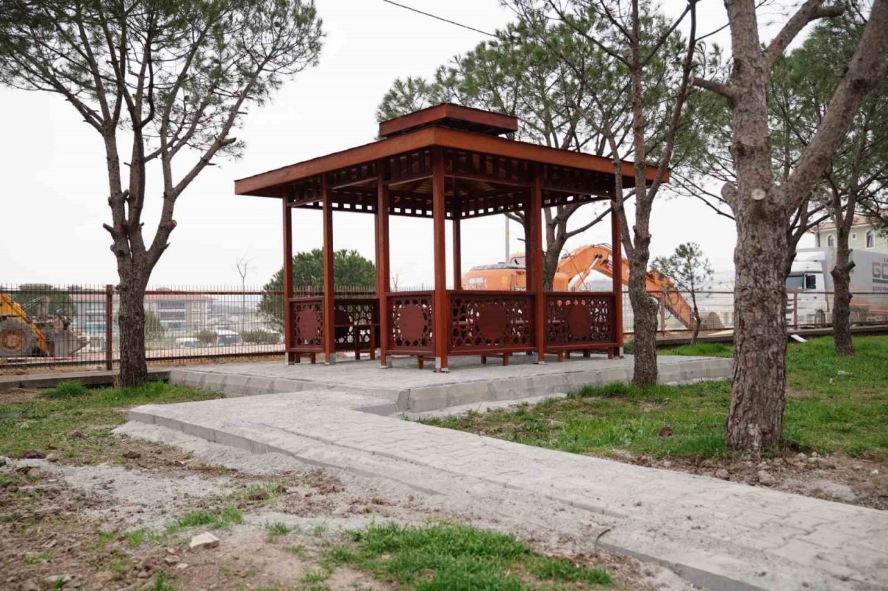 Ayvalık Belediyesi’nden Sanayi Bölgesinde Sosyal Alanlar ve Kamelyalar