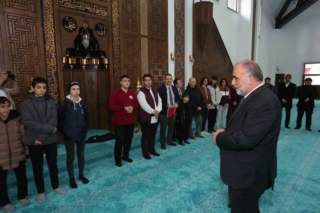 Başkan Sandıkçı: “Gençler bizim geleceğimiz"