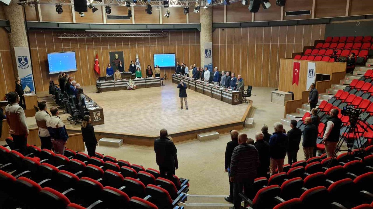 Bodrum’da Belediye Meclisi saygı duruşu ile başladı
