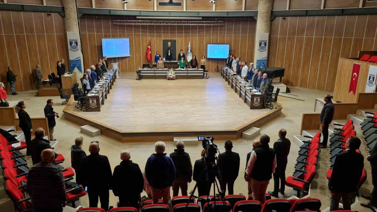 Bodrum’da Belediye Meclisi saygı duruşu ile başladı