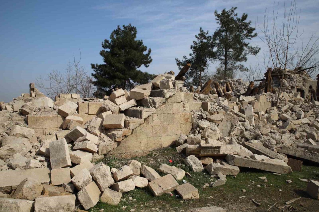 Zerda dizisinin çekildiği konak depemde yerle bir oldu