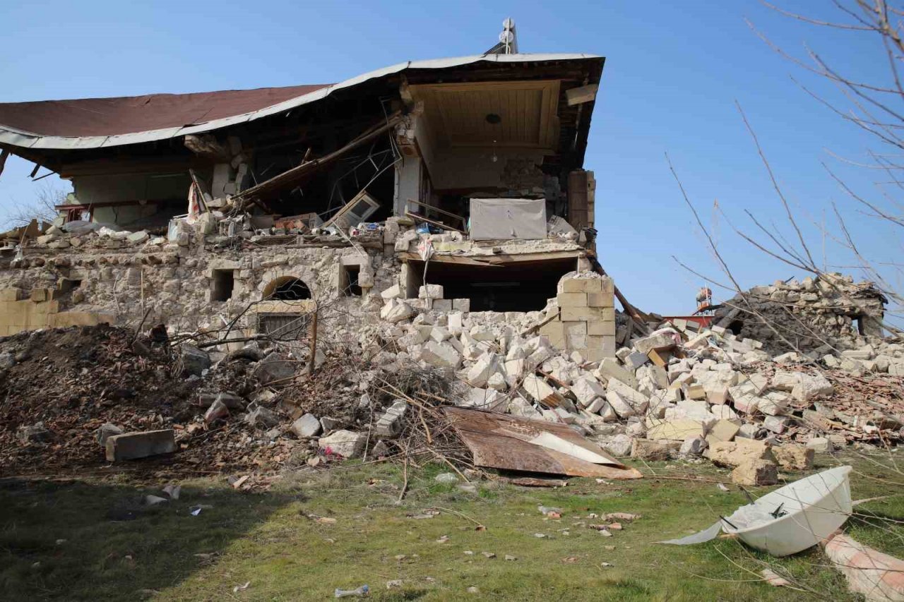 Zerda dizisinin çekildiği konak depemde yerle bir oldu