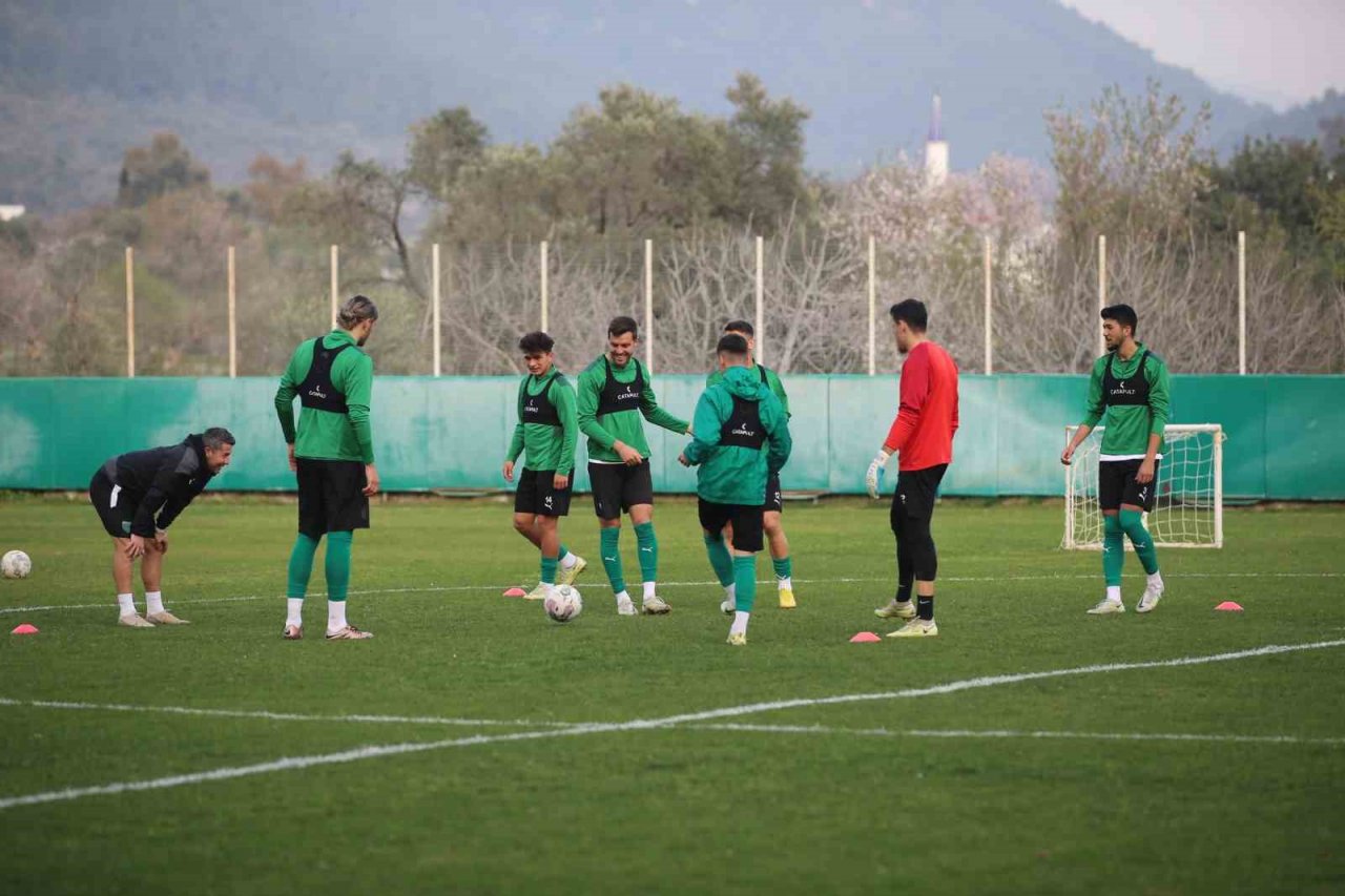 İsmet Taşdemir: "Altay’a karşı kendi benliğimiz gibi oynayabilirsek üstesinden gelebiliriz"