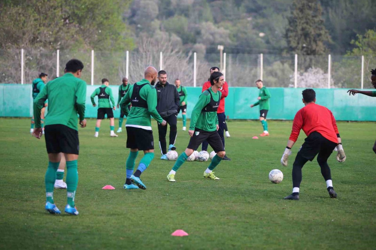İsmet Taşdemir: "Altay’a karşı kendi benliğimiz gibi oynayabilirsek üstesinden gelebiliriz"