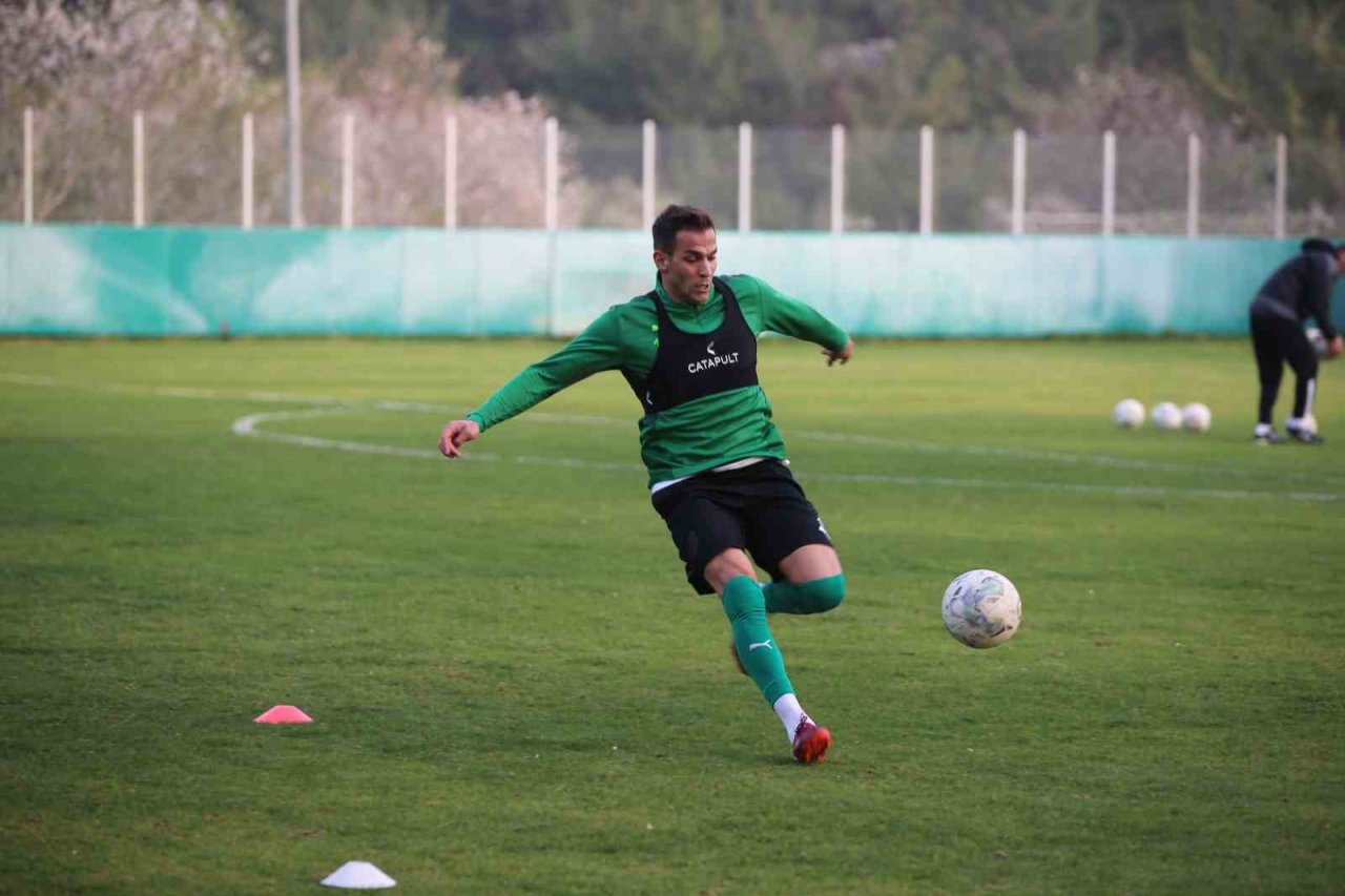 İsmet Taşdemir: "Altay’a karşı kendi benliğimiz gibi oynayabilirsek üstesinden gelebiliriz"