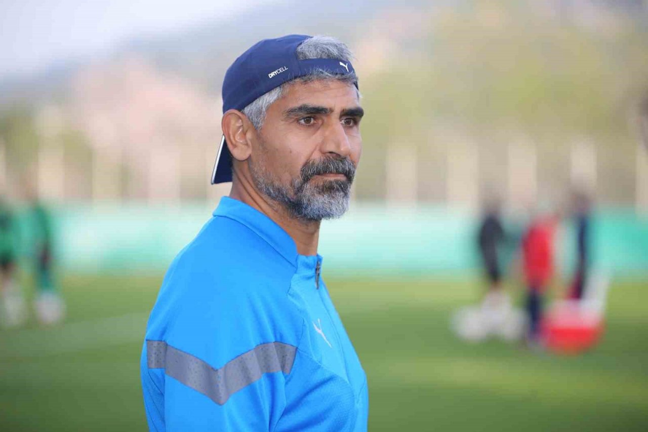 İsmet Taşdemir: "Altay’a karşı kendi benliğimiz gibi oynayabilirsek üstesinden gelebiliriz"