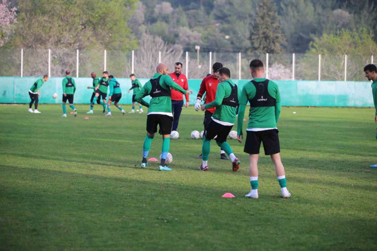 İsmet Taşdemir: "Altay’a karşı kendi benliğimiz gibi oynayabilirsek üstesinden gelebiliriz"