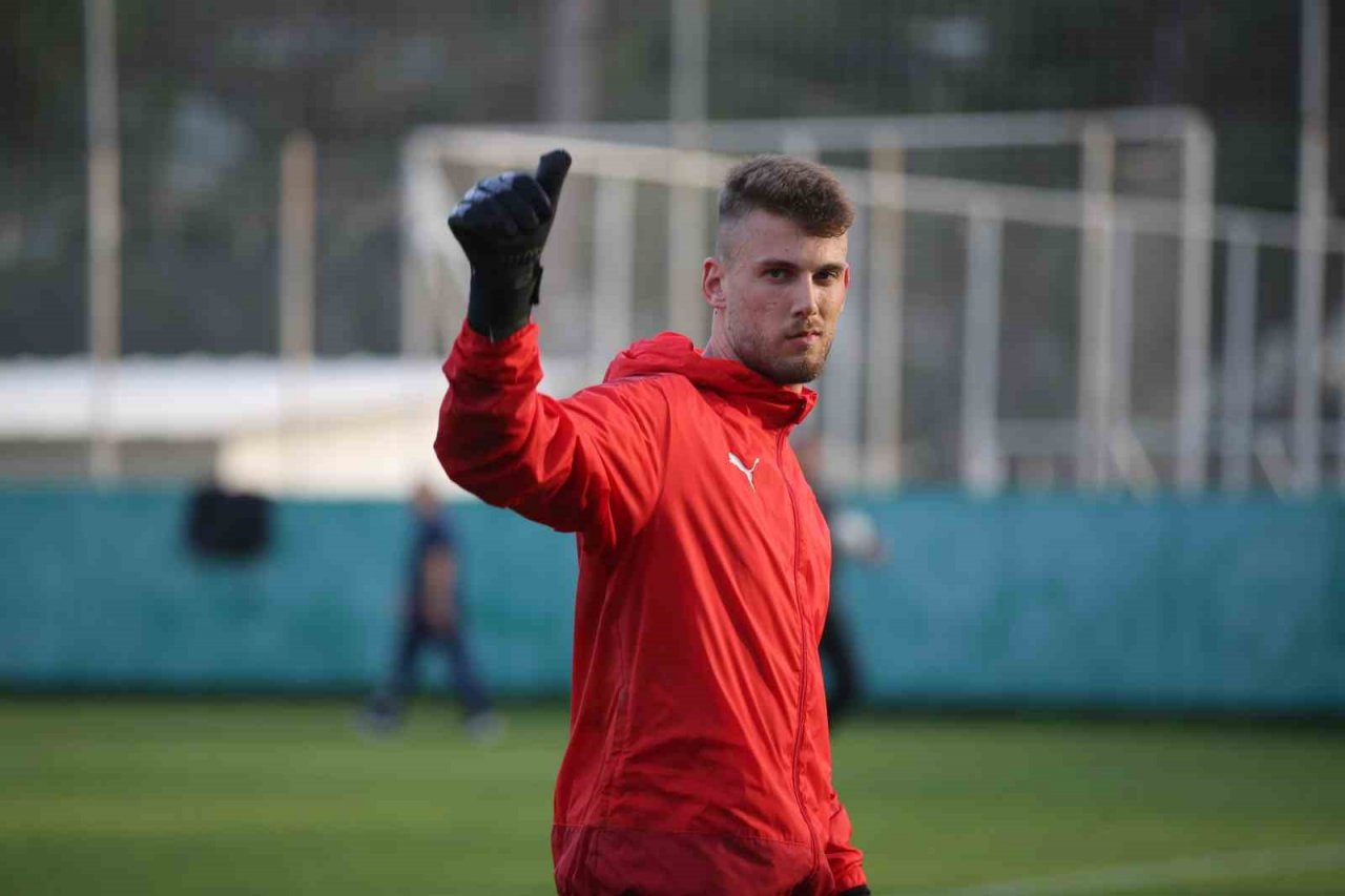 İsmet Taşdemir: "Altay’a karşı kendi benliğimiz gibi oynayabilirsek üstesinden gelebiliriz"